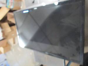 toshiba 50 inch tv powers on ...