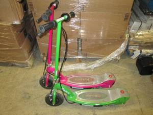 2 razor battery operated scooters u...