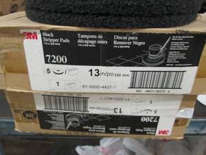 2 cases of 3m black stripper pads 1...
