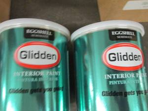 2 quarts of glidden interior  paint...