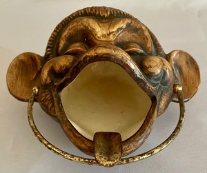 lot 33 image: Vintage Treasure Craft Monkey Ashtray