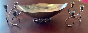 lot 19 image: Vintage Beautiful Silver Plate Centerpiece Set