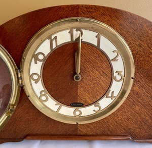 lot 58 image: Vintage Seth Thomas Wooden Clock