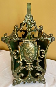 lot 65 image: Vintage Ex Libris Metal Magazine Rack