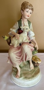 lot 82 image: Andrea by Sadek Porcelain Statues
