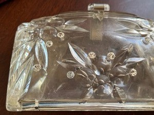 lot 126 image: Fun Vintage Lucite Clutch