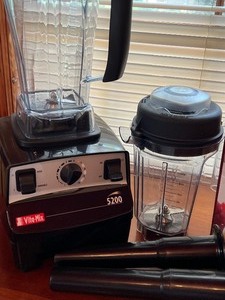 lot 116 image: Vitamix 5200