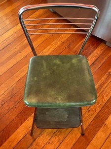 lot 117 image: Vintage Costco Step Stool