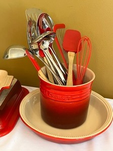 lot 100 image: LeCreuset Bakeware and Utensil Crock and More
