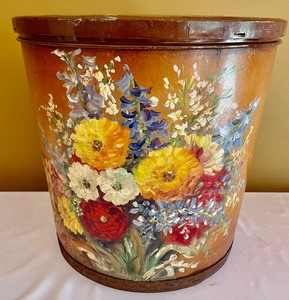 lot 138 image: Vintage Hand Painted Bucket with a Matching Lid