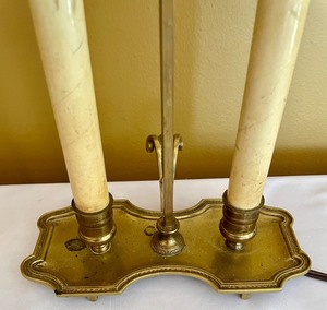 lot 157 image: Vintage French Empire Style Lamp