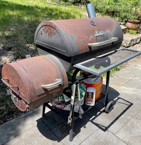lot 170 image: Brinkman Outdoor Cooking Grill