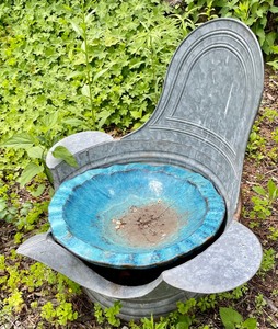 lot 175 image: Unique Outdoor Tin Decor with Ceramic Bowl