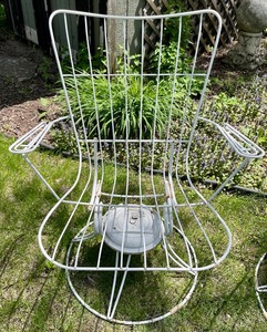 lot 178 image: 3 Wonderful White Vintage Metal Outdoor Chair Frames