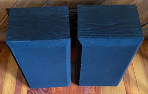 lot 189 image: Bose Speakers
