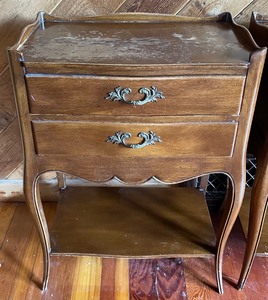 lot 190 image: Pair of Vintage Side Tables