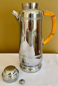 lot 229 image: Vintage Krom-Kraft Cocktail Shaker with Bakelite Handle