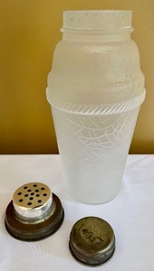 lot 238 image: Vintage Frosted and Textured Glass Cocktail Shaker