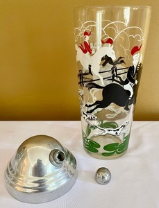 lot 239 image: Vintage Hazel Atlas Fox Hunt Cocktail Shaker