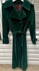 lot 132B image: Fun Vintage Ladies Velvet Green Full Length Coat