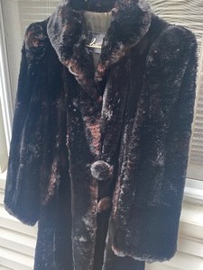 lot 86A image: Beautiful Fur Coat