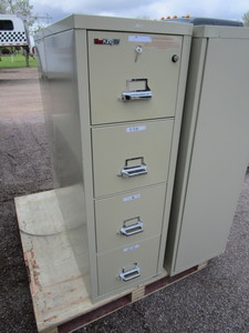lot 81 image: Fire King 4 Drawer Fire Proof File Cabinet