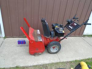 Snapper 926 snow blower. Good used condition. Tested & works. Starts on 1st pull. As shown.