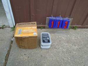 Mitek contractor pack of angle brackets & nails. As shown.