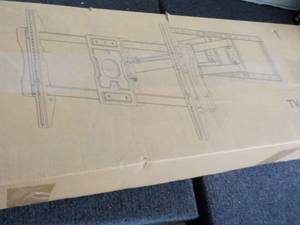 lot 2 image: TV Mall Mount...