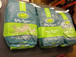 lot 26 image: 3 Bags Kitty Diggins Cat Litter...