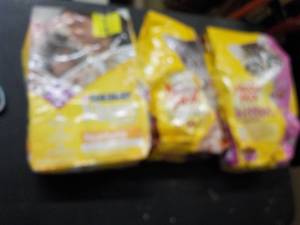 lot 33 image: 3 Bags Kitten Chow...