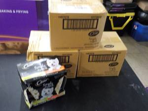 lot 68 image: 3 Cases Cesar Simply Crafted Tubs D...