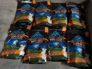 lot 87 image: 8 - 4.5 oz Bags Blue Boo Bits Dog T...