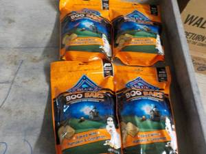 lot 93 image: 4 - 11 oz Bags Blue Boo Bars Dog Bi...