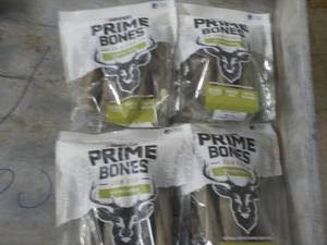 lot 95 image: Case of 4 - 22 oz Bags Purina Prime...