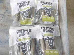 lot 96 image: Case of 4 - 22 oz Bags Purina Prime...