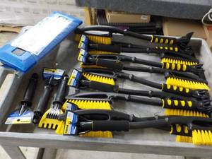 lot 100 image: 11 RainX Snow Brushes, 3 Ice Scrape...