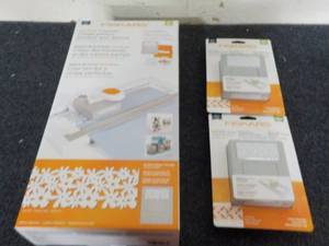 lot 105 image: Fiskars Advantage Edge Punch System...