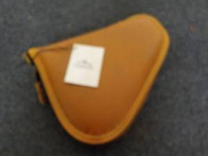 lot 109 image: Canyon Outback Leather Small Pistol...