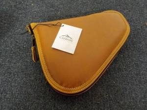 lot 114 image: Canyon Outback Leather Small Pistol...