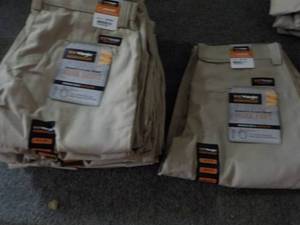 lot 130 image: 11 Wrangler Womens Work Shorts si...