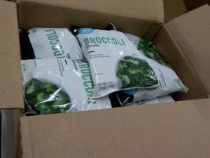 lot 177 image: Case of 12 oz Bags Frozen Broccoli...