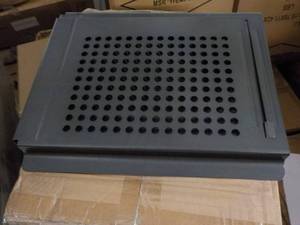 lot 359 image: Case of 8 Metal Expandable Grill To...