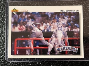 lot 24 image: 1992 Upper Deck Ken Griffey Jr Card #424