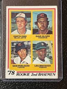 lot 66 image: 1978 Topps Rookie 2nd Basemen Card #704