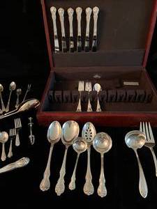 Towle sterling Silver & International Deep Silver Service set - In wood case