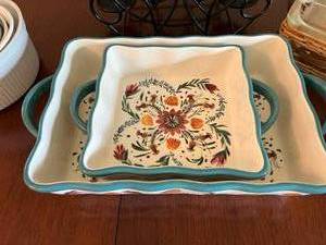 Casserole Dishes, Baking Dishes, Picnic Plate & Silverware Holder