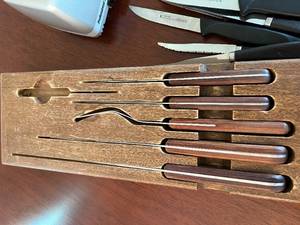 Knives & Sharpener