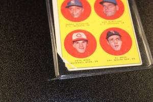 lot 92 image: 1963 Topps Pete Rose #537 Rookie Card Damaged