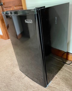 Petite Refrigerator by Magic Chef